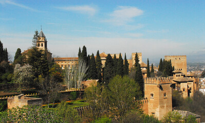 Obraz premium Spain- Granada- Overview of the Alhambra Gardens and Walls