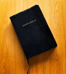 Holy Bible Christian Book Old testament and New Testament Jesus Christ spanish version