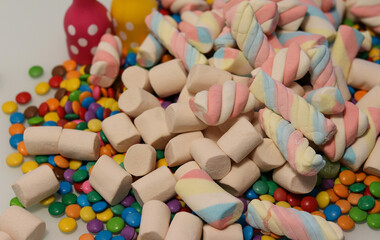 Different sweets decorating a beautiful party table.