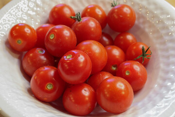cherry_tomato_bowl_closeup
