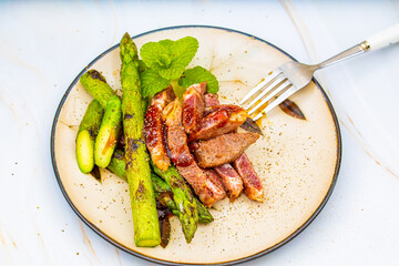 Black pepper asparagus beef dish