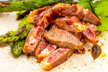 Black pepper asparagus beef dish