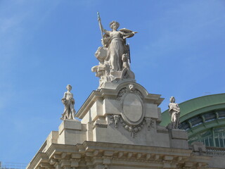 statue paris sightseeing blue sky