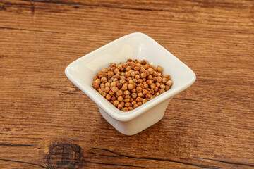 Coriander seeds in the bowl