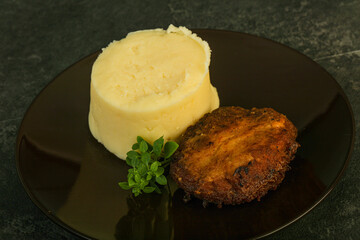 Mashed potato with homemade cutlet
