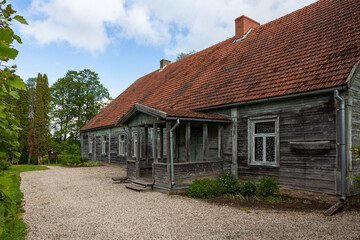 Fototapeta na wymiar Old wooden traditional house in latvia