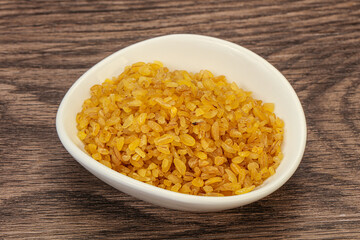 Vegetarian cuisine - dry bulgur for cooking