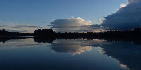 Fototapeta premium Autumn fishing on the Rybinsk Reservoir, beautiful panorama.