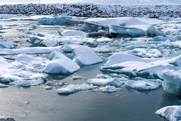 Obraz premium Picturesque winter landscape view of Jokulsarlon lagoon, Iceland.