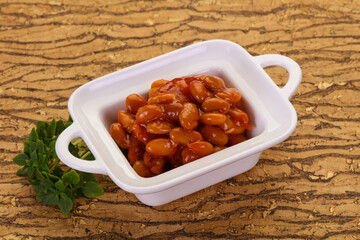 Baked kidney with tomato sauce