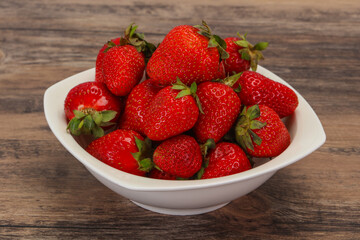 Sweet strawberry in the bowl