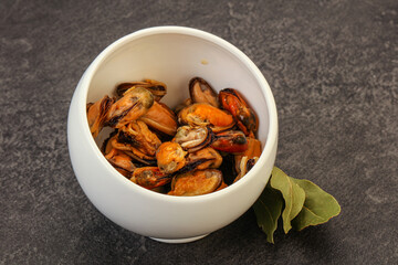 Pickled mussels in the bowl