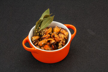 Pickled mussels in the bowl