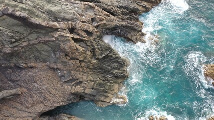 Fototapeta na wymiar mighty ocean spitting out the cliffs