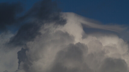 Ciel hivernal associé à un temps de traîne, à l'arrière d'une dépression