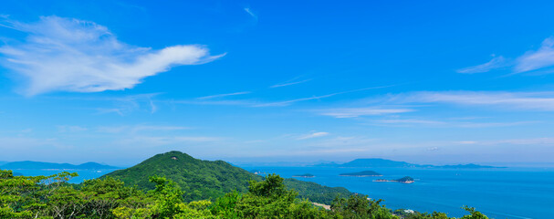 夏の瀬戸内海と島々　パノラマ風景(香川県庵治町)