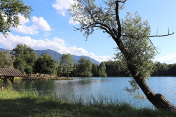 Le lac de Grésy sur Isère dans la base de loisirs, ville de Grésy sur Isère, département de la Savoie,  France