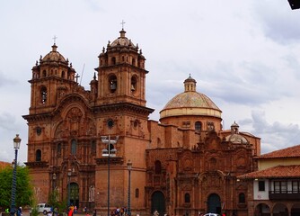 Fototapeta premium South America, Peru, city of Cusco, Plaza De Armas, Cathedral of Our Lady of the Assumption