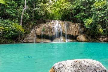 Fototapeta premium Erawan waterfall in Nation park, Kanchanaburi, Thailand.