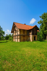 Fototapeta na wymiar Abandoned rural house