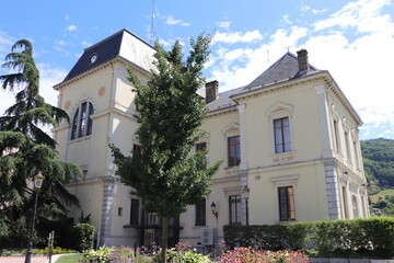 Fototapeta na wymiar Mairie d'Albertville vue de l'extérieur, ville d'Albertville, département de la Savoie, France