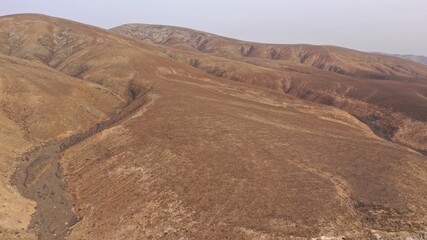 mighty ocean spitting out the cliffs