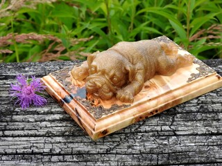 Lamp dog made of solid poplar wood and epoxy resin