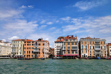 Fototapeta na wymiar Houses along Grand Canal in Venice, Italy.