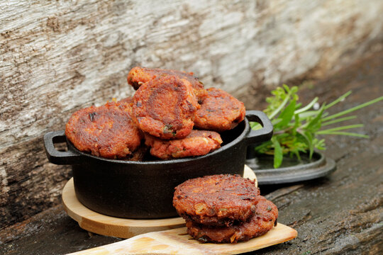  Veggie Chop Becomes Meatless Meatballs