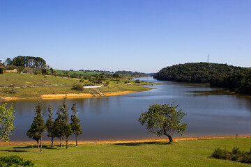 Obraz premium golf course on the lake