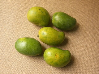 Green color whole ripe fresh Neelam mangoes