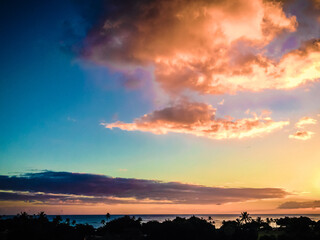 Fototapeta premium sunrise and sunsets hawaii beach kailua and lanikai beaches over the Pacific Ocean 