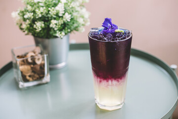 Butterfly pea flower ice lemonade, summer cold beverage