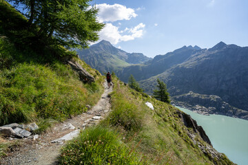 Fototapeta na wymiar In den Alpen Italien Lombardei