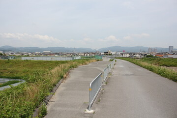 河川敷、River