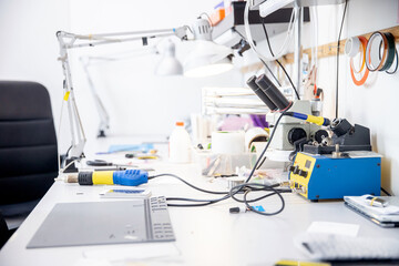 Mobile phone repair service, battery and screen replacement