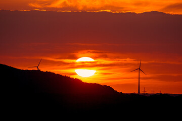 Bottrop Ruhrgebiet Sonnenuntergang Windrad