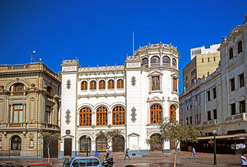 Fototapeta na wymiar Colon Theater an der Plaza San Martin im historischen Zentrum von Lima, Peru.