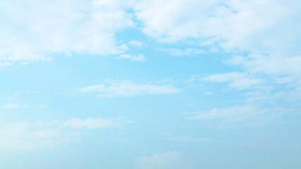 淡い水色の空