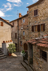 Fototapeta na wymiar Alte Häuser in der Altstadt von Anghiari in der Toskana, Italien 