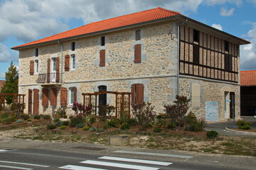 Fototapeta na wymiar Residential house in Saint Martin de Hinx in France,Europe 