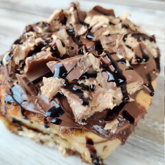 Cinnamon rolls + Kinder Bueno