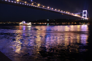 Fototapeta na wymiar bridge at night İstanbul