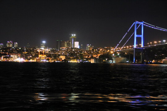 bridge at night İstanbul © aydok