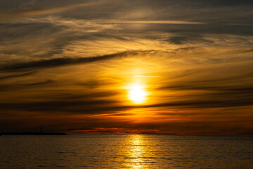 Naklejka premium selective focus. evening sky, red sunset on the Baltic sea