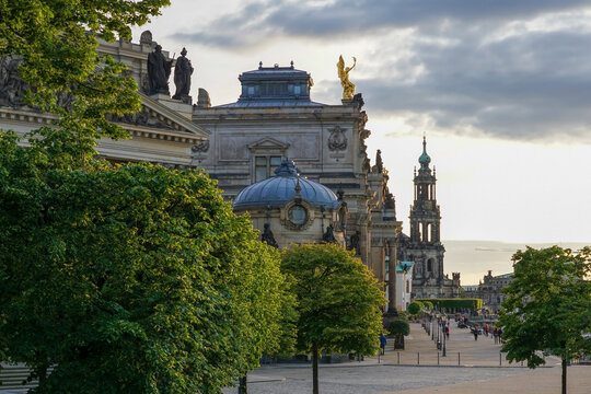 The "Br&uuml;hlsche Terrasse" in the old town of Dresden