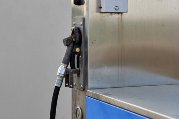 Equipment for refueling cars with propane-butane gas