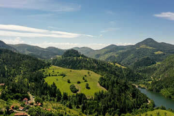 Obraz premium Zaovine lake view from Tara mountain in Serbia