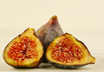 Fig in halves