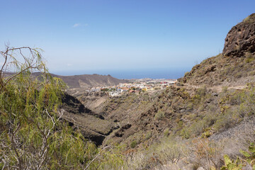 Fototapeta na wymiar village in a valley between mountains in Tenerife